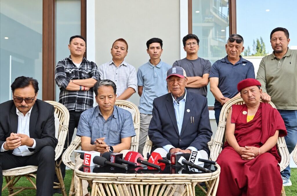 Leh Apex Body leaders during a press conference