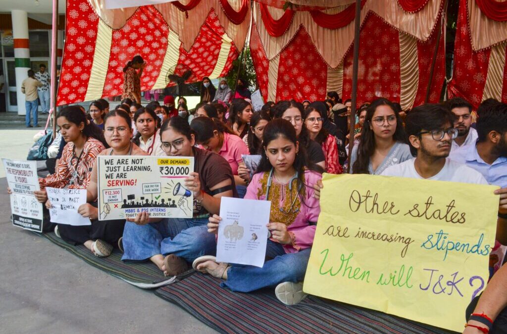 Medical interns protesting in Jammu and Kashmir for stipend hike